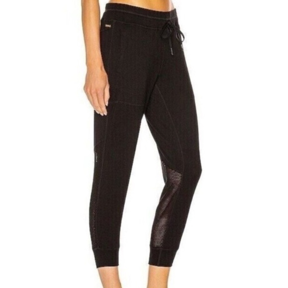 ALALA Heron Black sweatpants